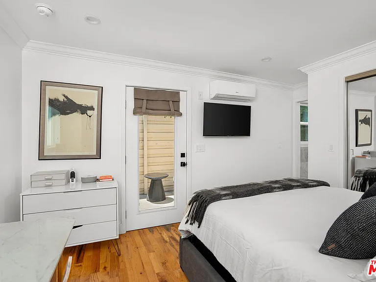 4734 Los Feliz Blvd — Photo 29