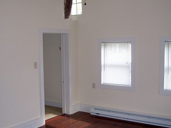 4th image of 22 Elwood St