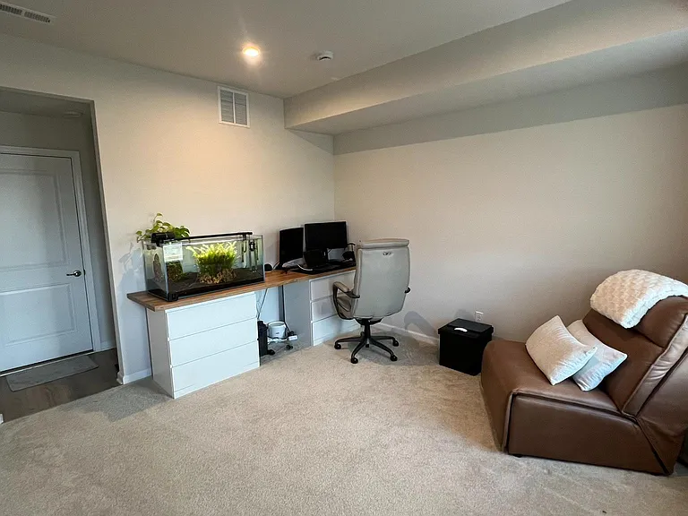 11 Sidney Ln — Photo 3