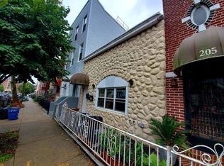 205 32nd St #1, Brooklyn, NY 11232