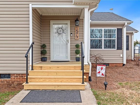 5th image of 1579 Kaitlyn Dr