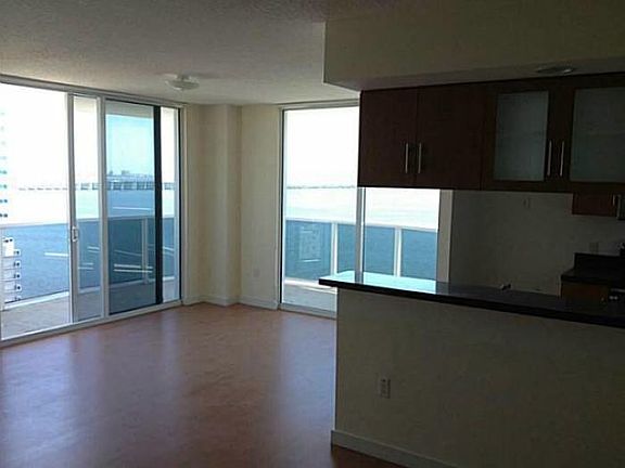 3rd image of 601 NE 23rd St APT 1102
