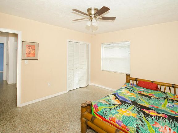 5th image of 104 E Leon Ln