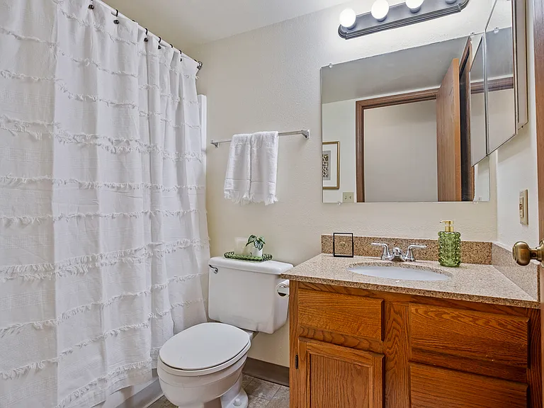 York Creek Apartments — Photo 18