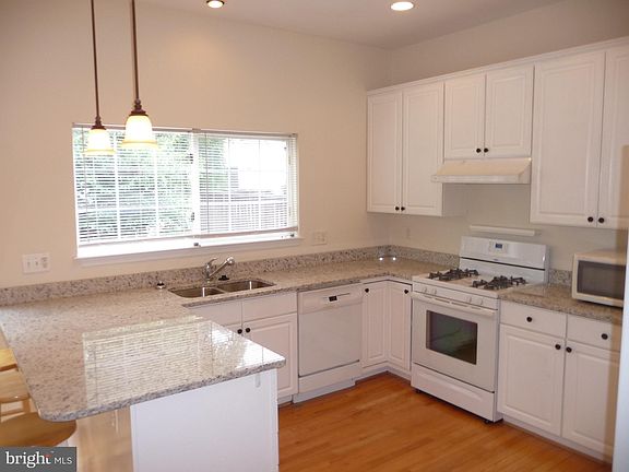 5th image of 2908 Fairfax Metro Ln