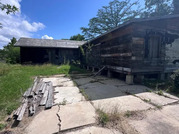 241 N Lucy St, Bartlett, TX 76511
