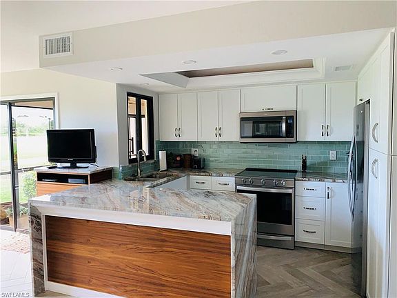 3rd image of 5865 Trailwinds Dr APT 614