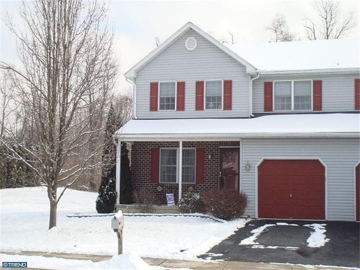 1st image of 244 Hickory Dr