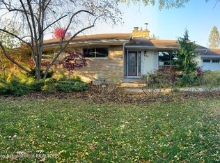 1647 Woodside Dr, East Lansing, MI 48823