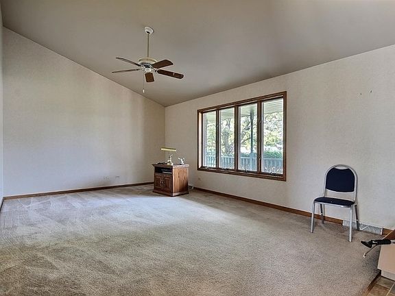 3rd image of 10151 Delmar St