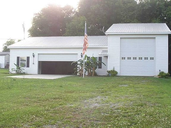 2nd image of 193 Laurel St