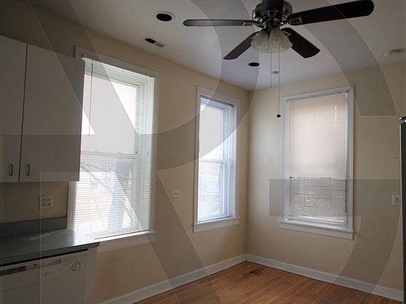 4th image of 2318-3R N Southport Ave #3R