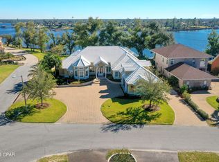 2402 Country Club Dr, Lynn Haven, FL 32444