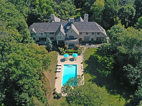 2nd image of 1650 Green Bay Rd