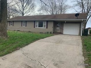404 W McDowell Ave, Odessa, MO 64076