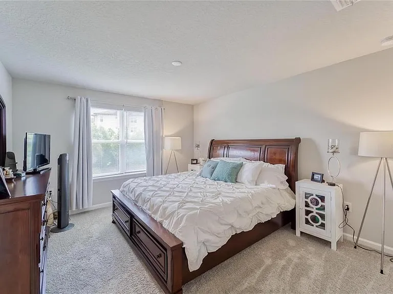 11540 Rolling Green Dr — Photo 19