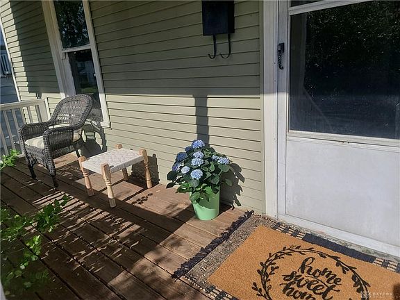 2nd image of 812 Creighton Ave