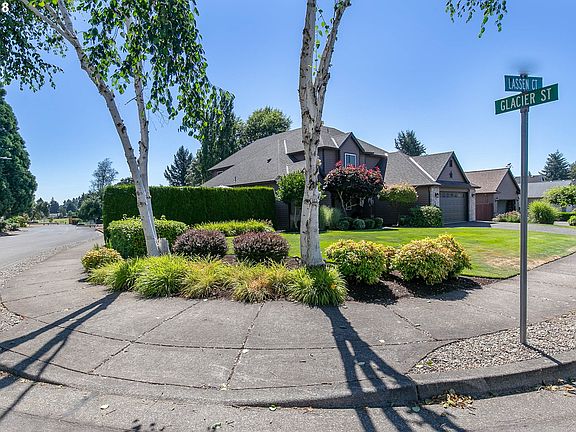 3rd image of 18670 Lassen Ct