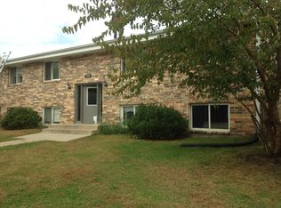 712 Garden Ln, Shakopee, MN 55379