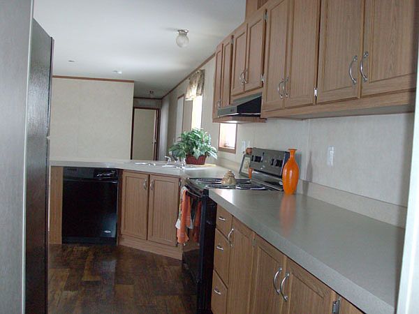 2nd image of 1111 Dock St