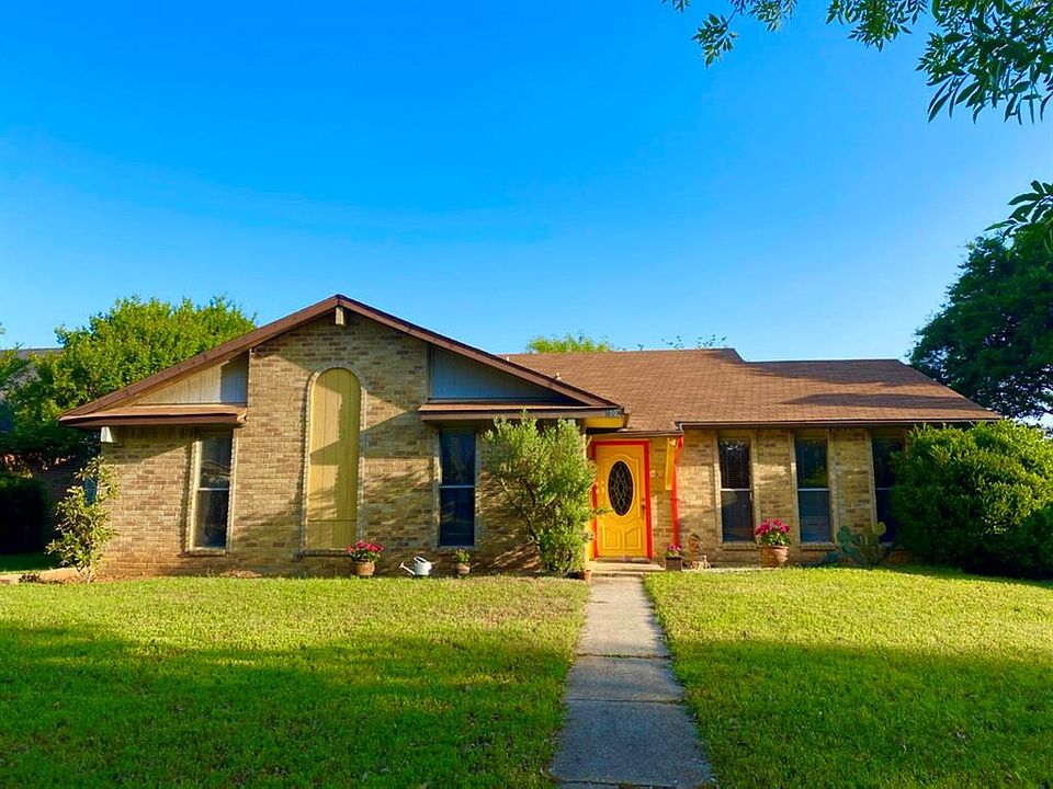 1st image of 809 Mockingbird Cir