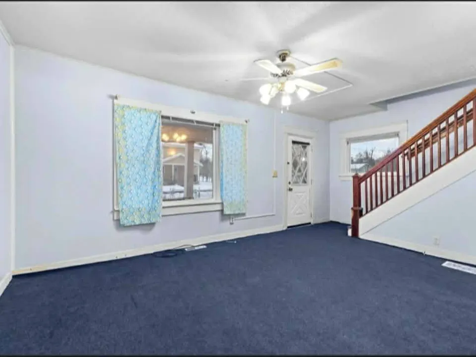 909 Baker St
