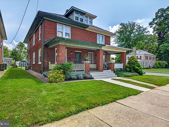 2nd image of 604 Chestnut St