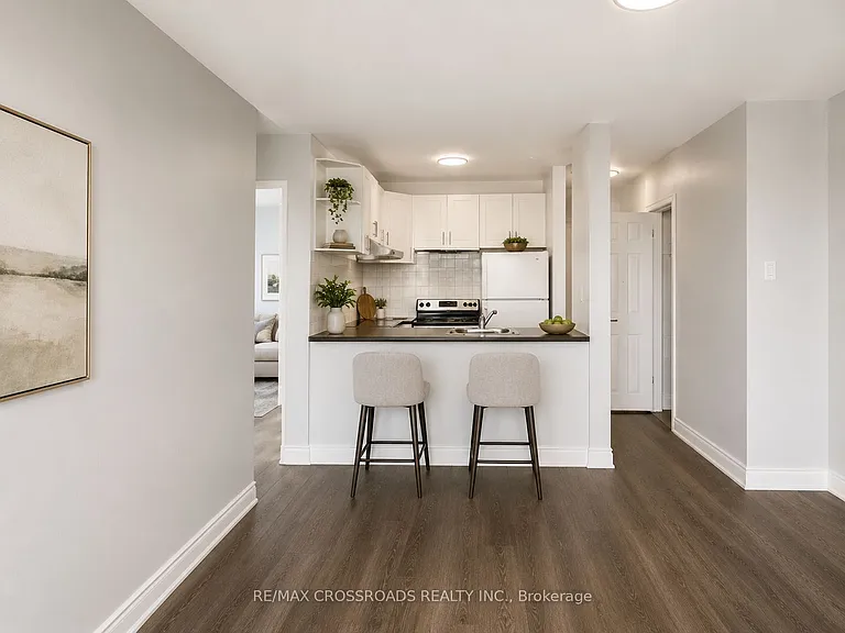 363 Lakeshore Rd E #804 — Photo 6