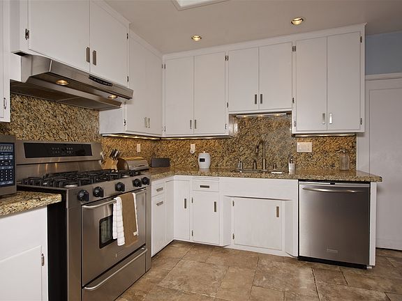 4th image of 6885 Celia Vista Dr