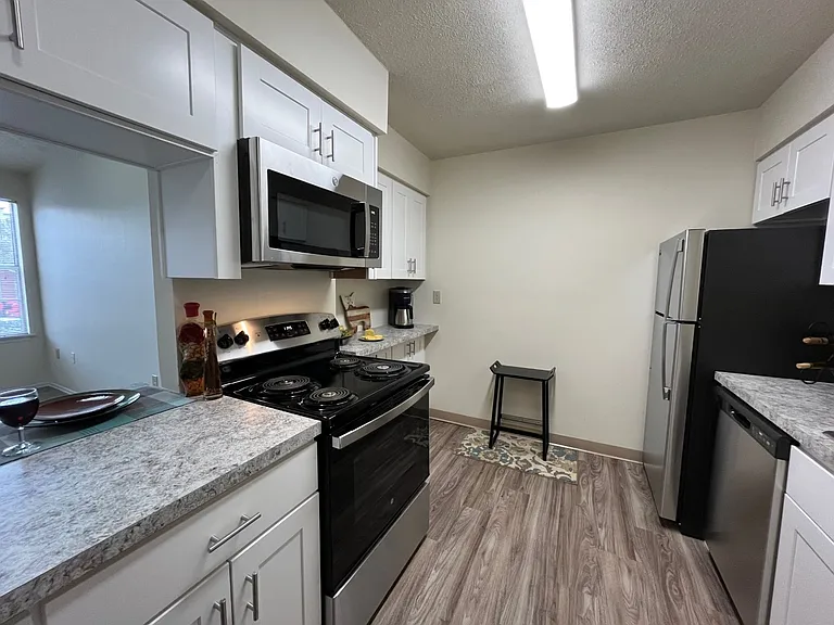 Chestnut Ridge Apartments — Photo 7