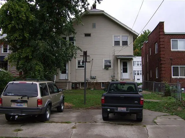3 bed, $1,475 — Photo 2