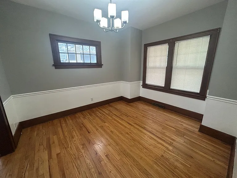 407 Frank St — Photo 11