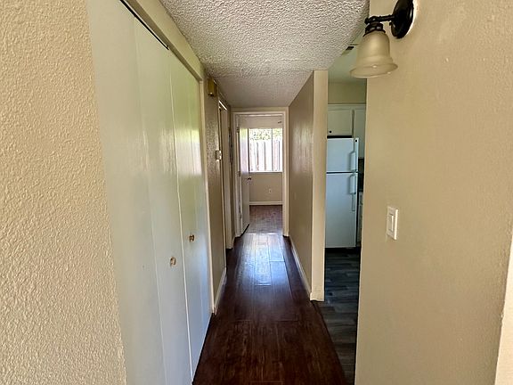 4th image of 5101 Glide Dr APT 4