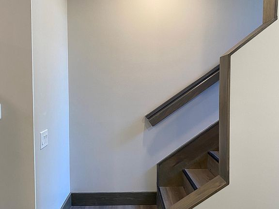 4th image of 132 Hill St APT 5