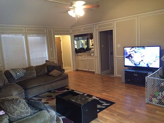2nd image of 3918 Oak Gardens Dr