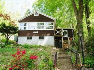 28 Paradise Hl, Highland Mills, NY 10930