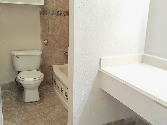 3rd image of 8016 Meadowbrook Dr APT 18