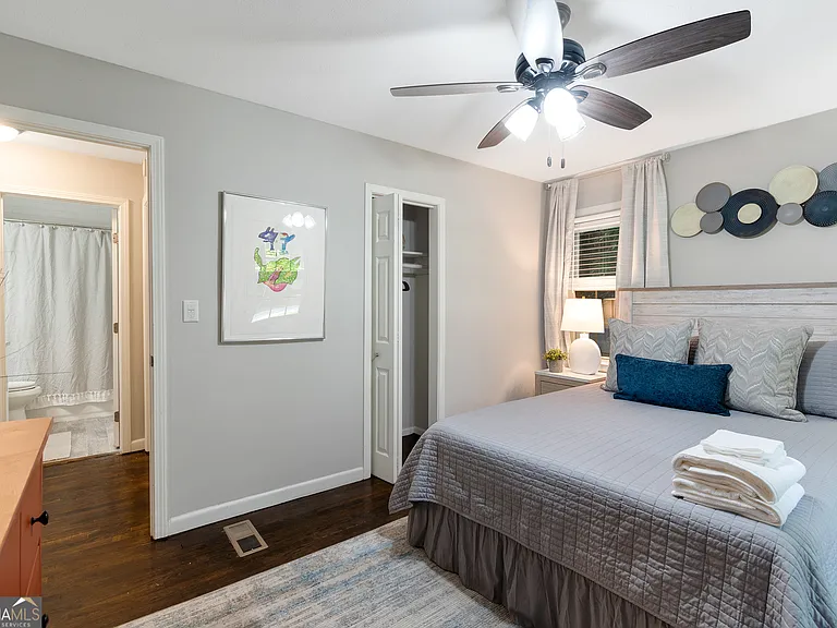 240 Lake Dr — Photo 19