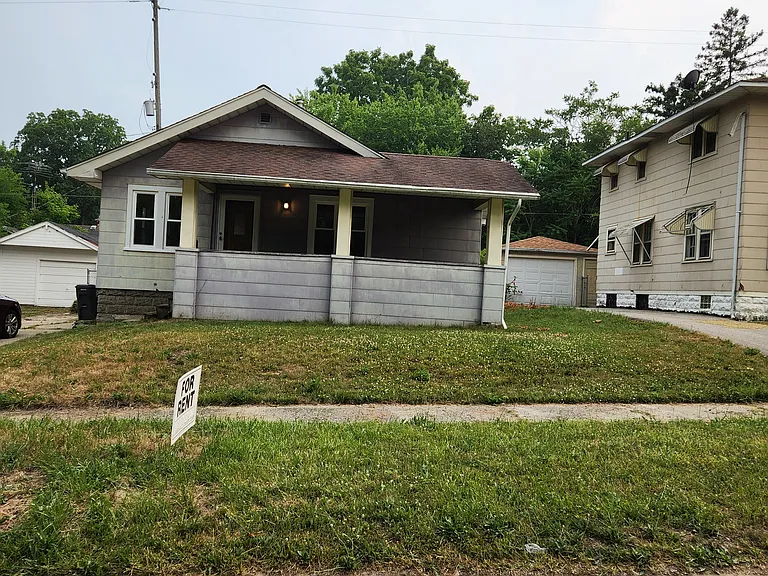 2553 Tiffin St — Photo 3