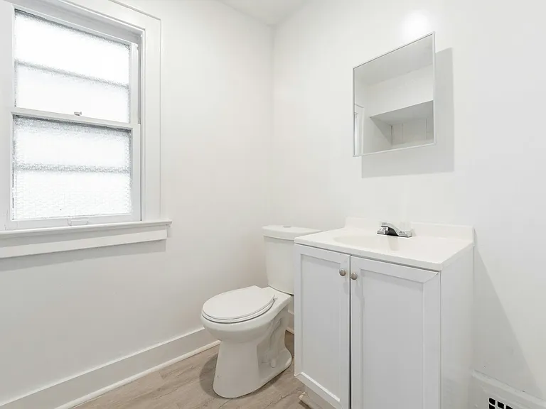 11009 Greenwich Ave — Photo 5