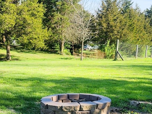 5th image of 1301 E Vandalia Rd