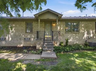 41837 King Edward Ct, Clinton Township, MI 48038