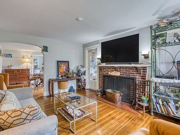 4th image of 237-239 Winter St