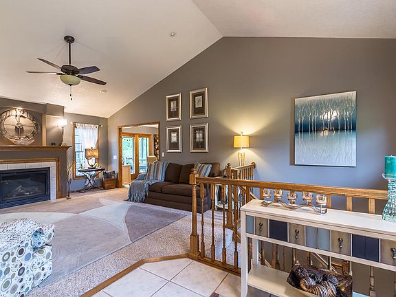 4th image of 2738 Oak Dr