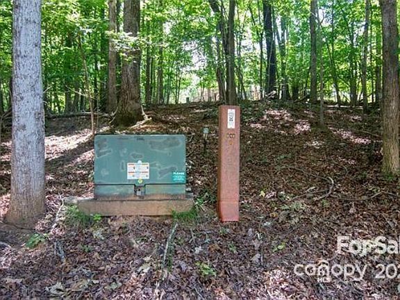 5th image of 127 Oakwood Dr
