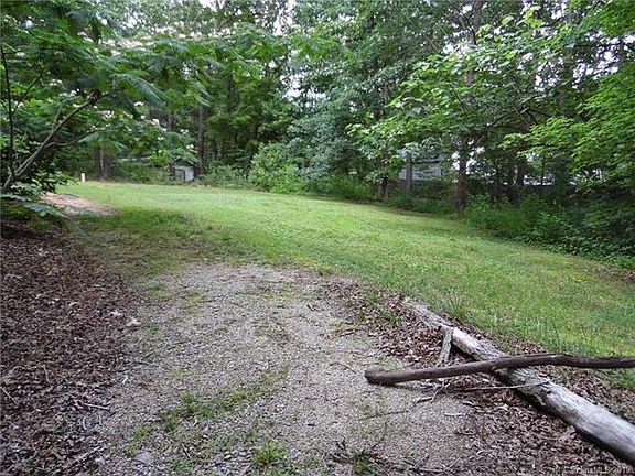 4th image of 535 Lake Cir