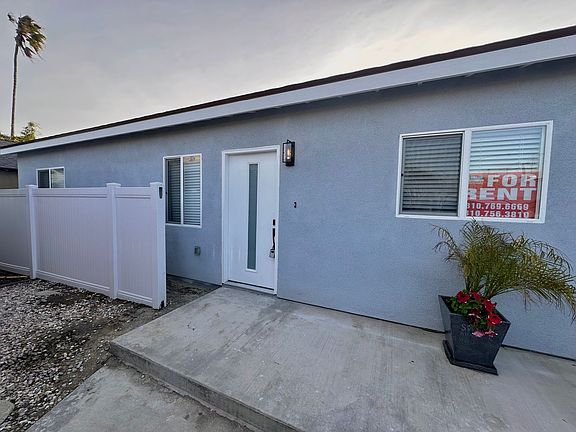 2nd image of 25420 Oak St #25422