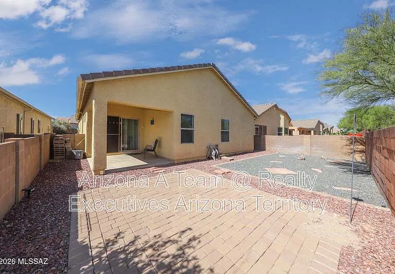 10401 E Yew Pl — Photo 10