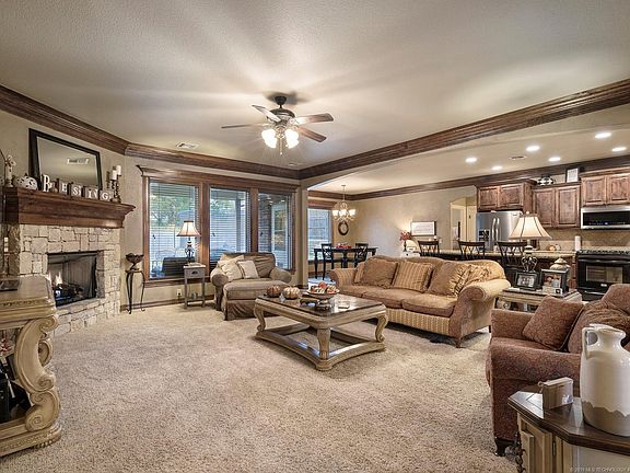 4th image of 1705 Forest Hill Dr