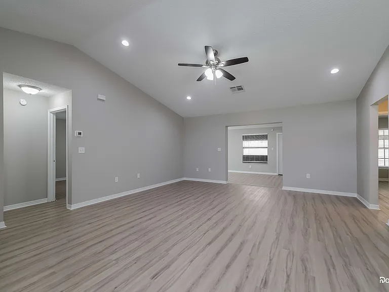 117 Dorchester Ct — Photo 5